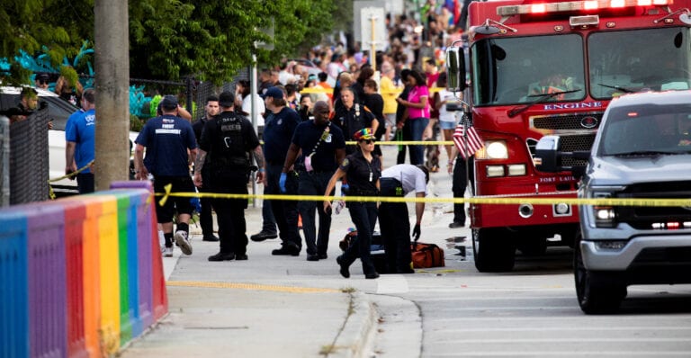 Atropellan a dos integrantes de la comunidad LGBT+ durante desfile en florida