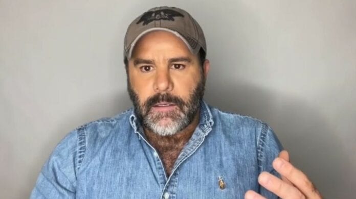 ¡Deben tener cuidado con el sol! Revela Eduardo Capetillo que padece cáncer de piel