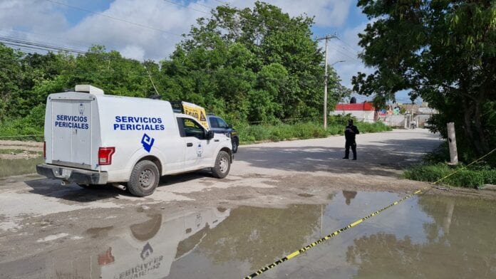 Abandonan cuerpo descuartizado de un hombre en fraccionamiento de Cancún