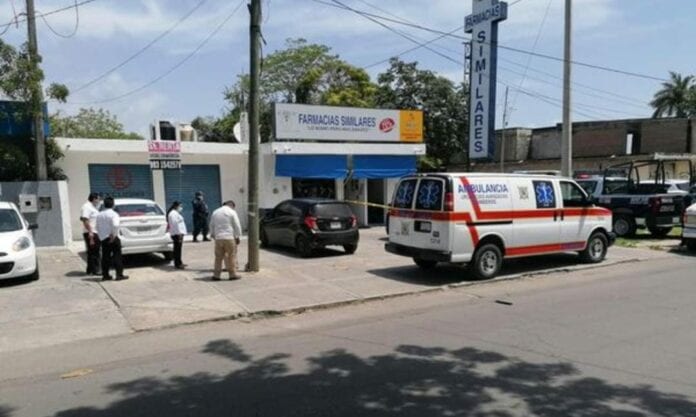 Un hombre, al parecer enfermo, murió cuando estaba llegando a un consultorio en Chetumal; al parecer murió de paro cardiaco