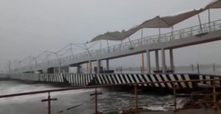 Corridas suspendidas por mal clima entre Playa del Carmen y Cozumel, dejan viajeros varados