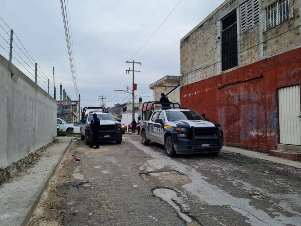 autoridades custodiando el lugarr