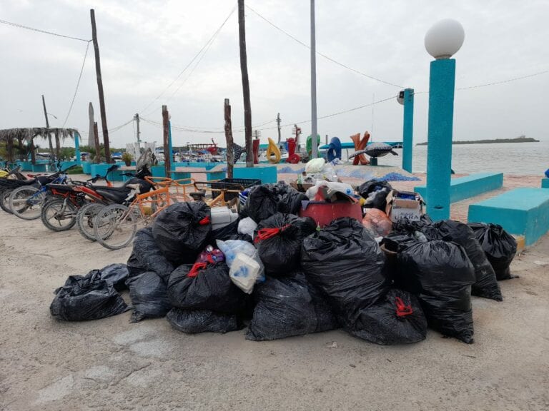 Se acumula basura en Holbox, por clausura de sitio de transferencia