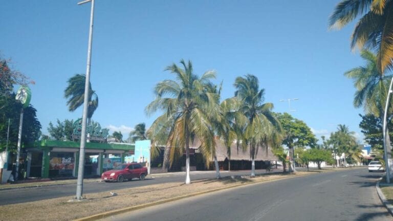 Anuncia Carlos Joaquín medidas más enérgicas en Chetumal por aumento de contagios de Covid-19