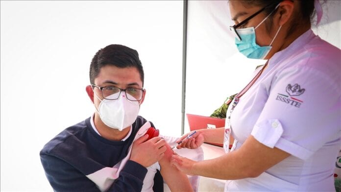 Más de 30 por ciento de los adultos en México se niega a vacunarse