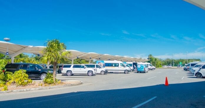 ‘Acarician’ las 500 operaciones en el Aeropuerto de Cancún: programan 492