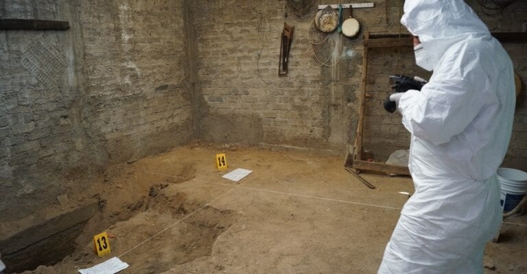 Feminicida de Atizapán: Encuentran más de 3 mil restos de 17 víctimas