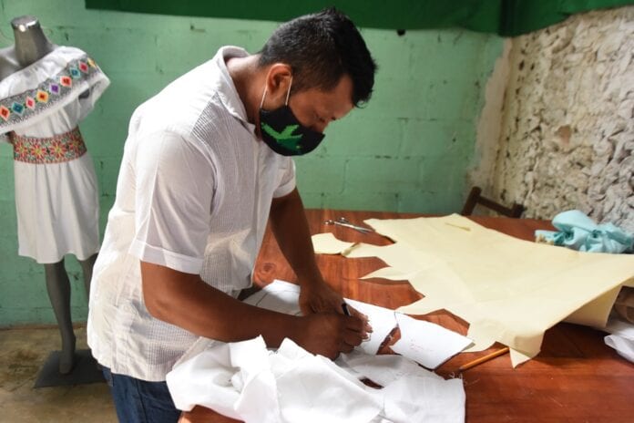 Muere Lázaro Chuc Can, referente del bordado maya carrilloportense