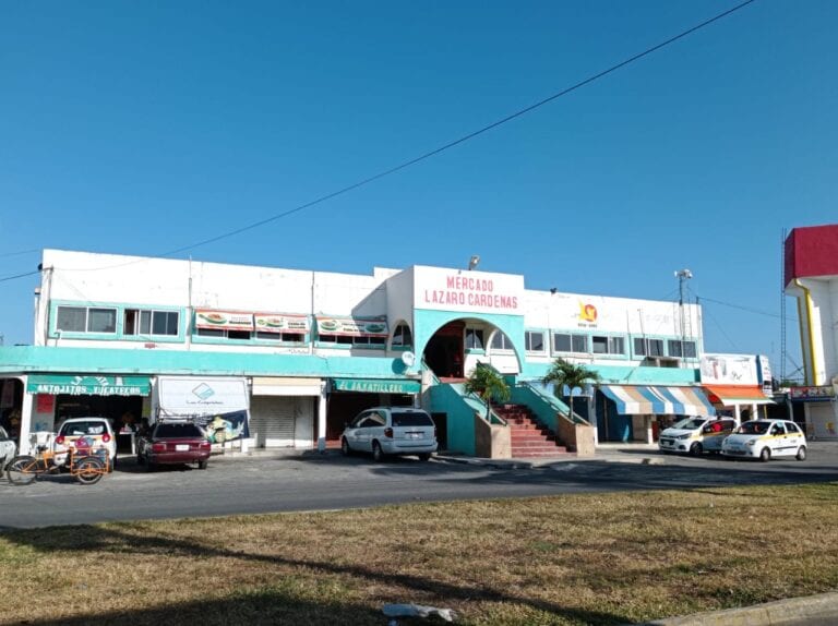 Cancelan renovación del mercado “Lázaro Cárdenas” en Chetumal, afirman locatarios