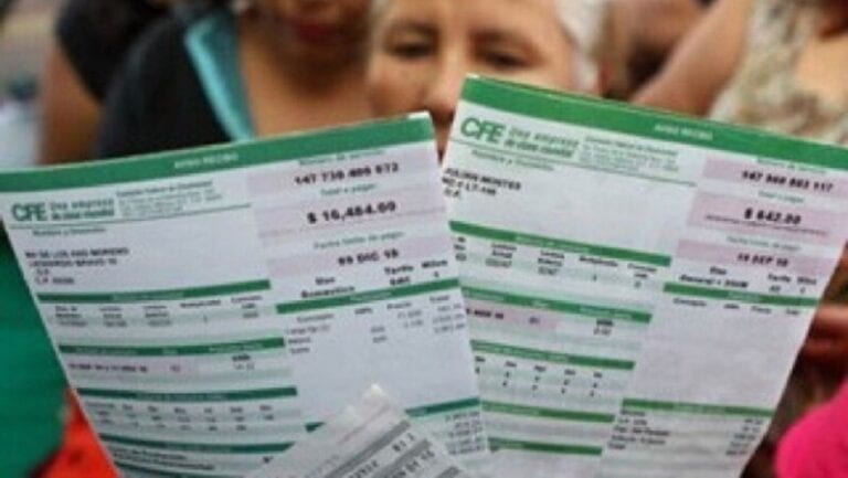 Las quejas por los altos cobros en recibos de luz de la CFE, siguen acumulándose; por eso te decimos cómo ahorrarte dinero con algunos tips.
