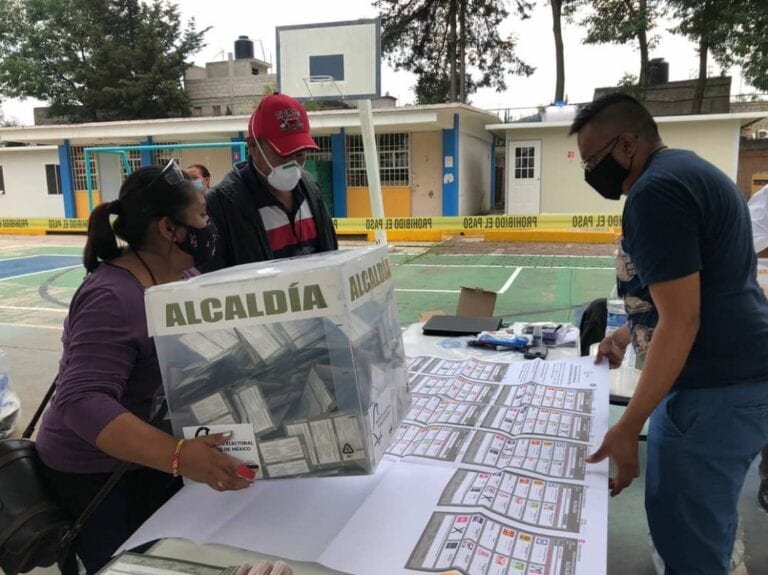 INE reporta inicio de cierre de casillas en la mayor parte del país