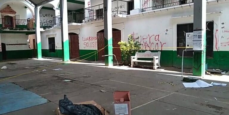 Suspenden elecciones en Xadani, Oaxaca; hacen quema de casillas y hay tres detenidos