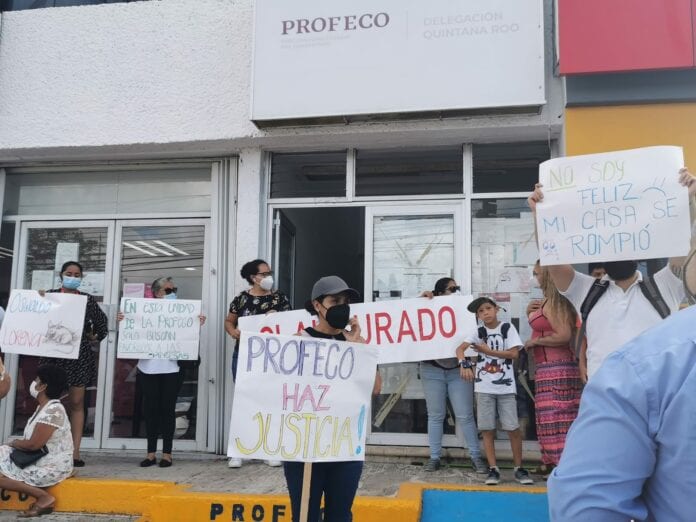 ¡Clausuran ARA! Familias afectadas por la constructora acusan de solapadora a la Profeco