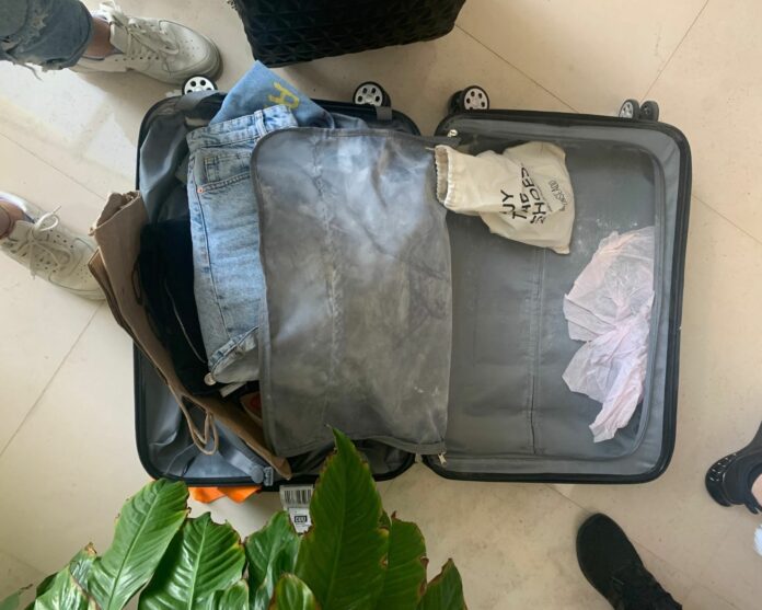 VIDEO: Joven denuncia que Viva Aerobús le robó más de 100 mil pesos