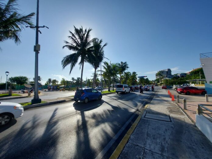 Surge mafia por control del estacionamiento de Playa Tortugas en Cancún