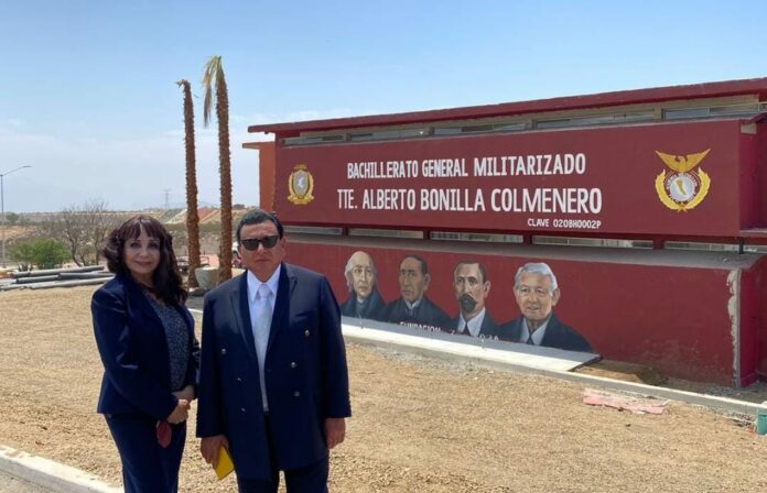 Este es el mural de AMLO que ha sido pintado en un bachillerato militarizado del estado de Baja California, cuya imagen se ha viralizado