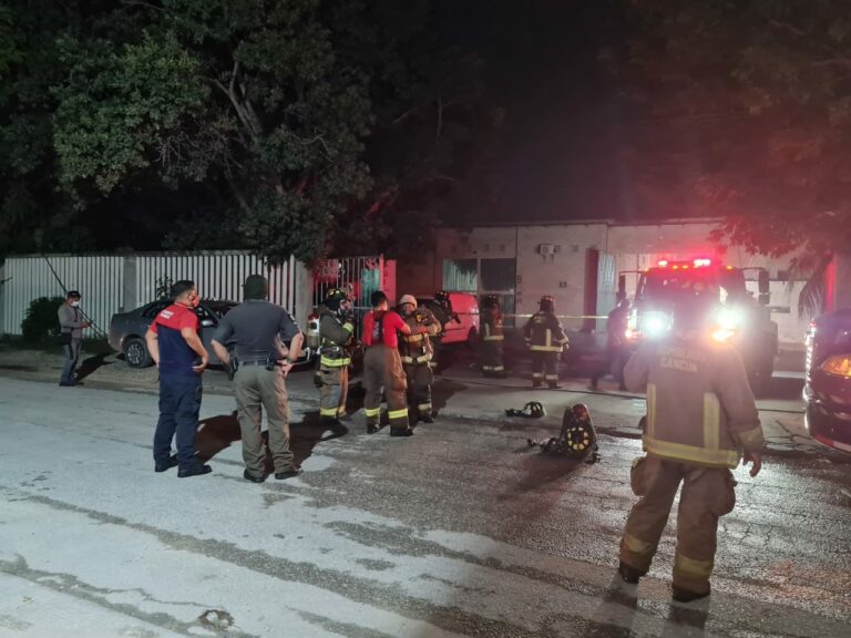 Evacúan a 50 personas en Cancún, por fuga de amoniaco en una fábrica de hielo