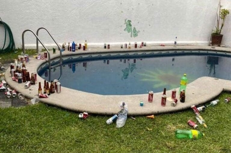 Unas personas rentaron una casa con alberca para pasar unos días de vacaciones, pero causaron destrozos a la propiedad