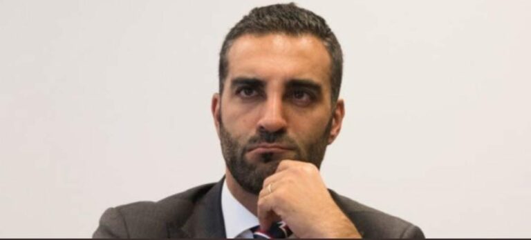 Simón Levy fue sumamente criticado por exhibir a sus alumnos de la UNAM en redes sociales; mira toda la polémica