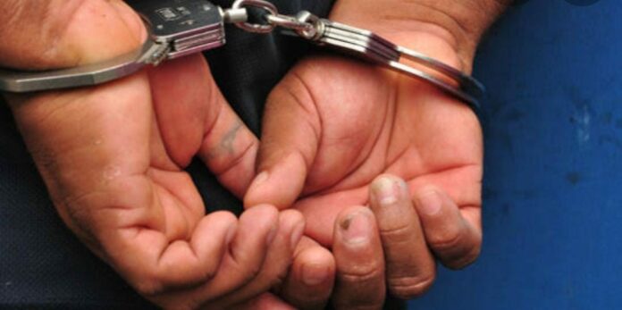 Un sujeto ignoró una orden de restricción y fue a acosar a su ex pareja en Playa del Carmen; debido a ello se le detuvo