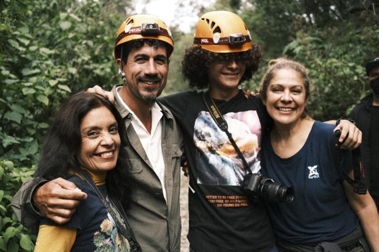 Joven playense que descubrió cenote, participa en serie internacional de EarthX TV