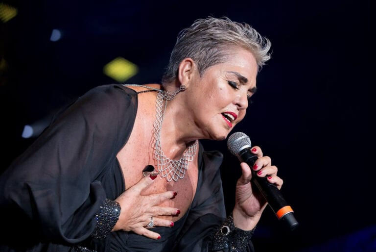 Responde Lupita D’Alessio a criticas por no cantar temas cristianos