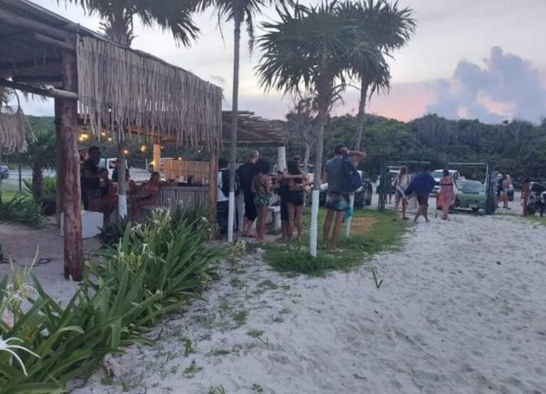 Clausuran fiesta clandestina en Tulum con más de 150 personas