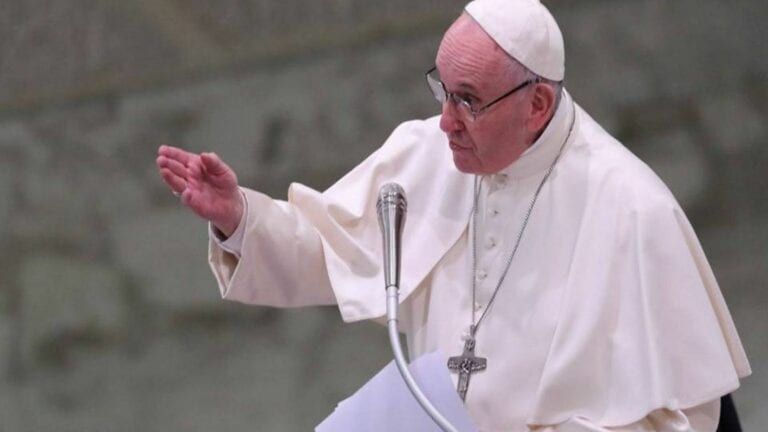 Papa Francisco pide “paz, diálogo y solidaridad” para Cuba ante las protestas