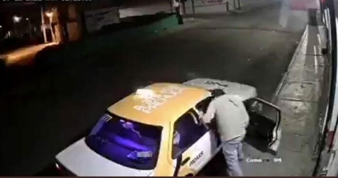 Un taxista golpea de manera brutal y cobarde a una mujer en calles de Pachuca; toda la agresión fue grabada; ya se le busca al sujeto