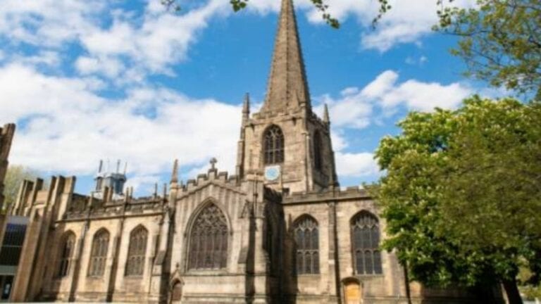 Devuelven libro a una catedral después de 300 años