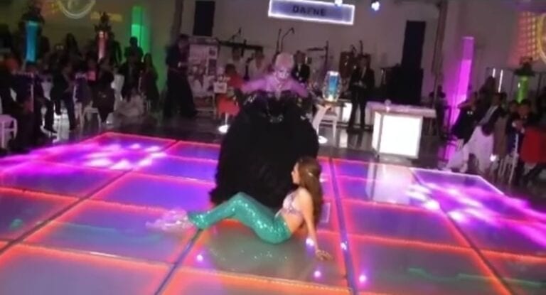 TikTok: Quinceañera recrea icónica escena de La Sirenita y se vuelve viral
