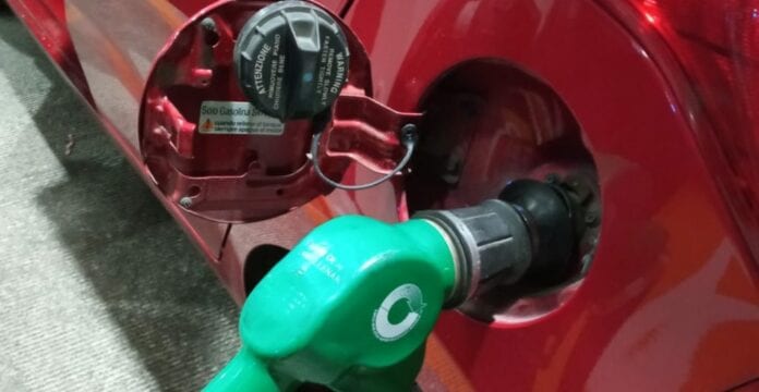 Precios de gas LP y gasolina premium acumulan aumentos de 20% en lo que va de 2021, según Inegi