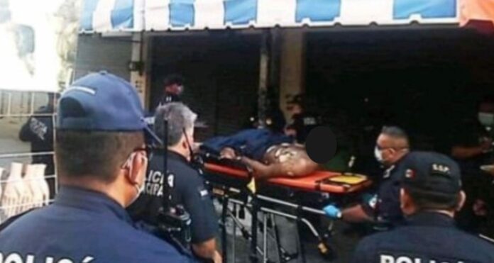 Sujeto discute con su ex novia, luego se echa gasolina y se prende en fuego