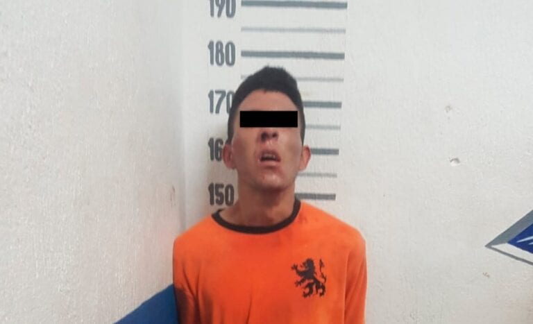 Sujeto asalta negocio de Playa del Carmen con espejo retrovisor