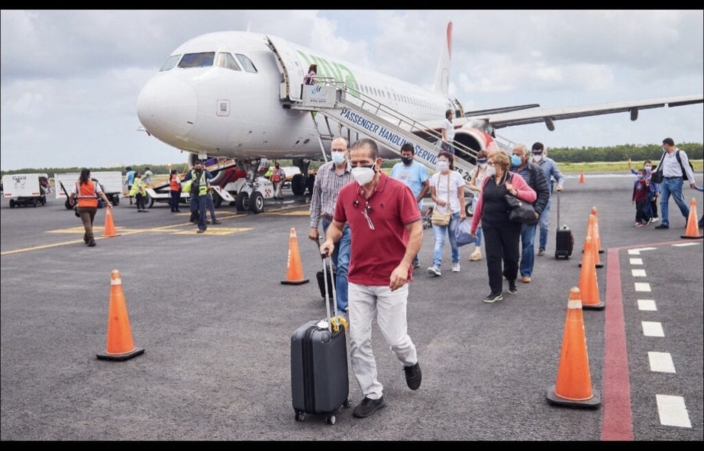 Con la aplicación obligatoria de los hábitos y el cuidado de salud se pueden alcanzar nuevos récords en arribo de turistas y vuelos: Carlos Joaquín 1
