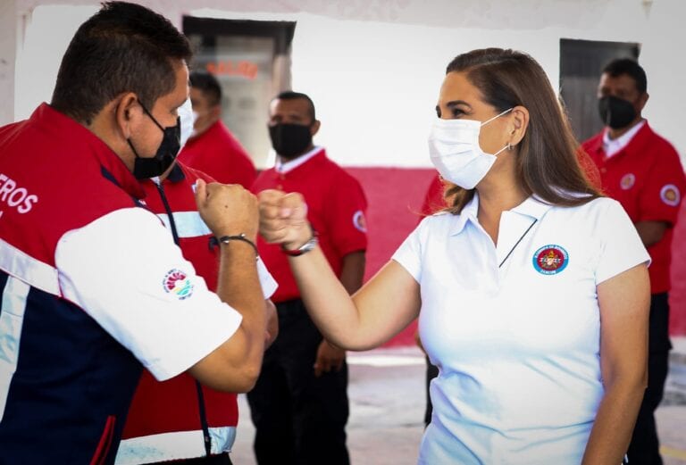 Reconoce Mara Lezama labor del Heroico Cuerpo de Bomberos en Cancún
