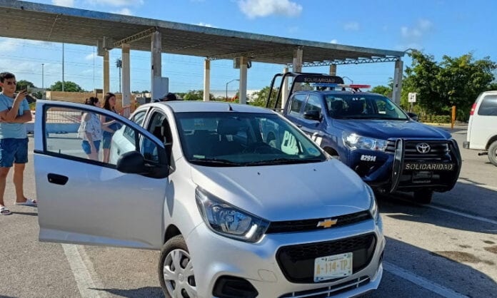 Roban las maletas a turistas en tienda de autoservicio de Puerto Aventuras
