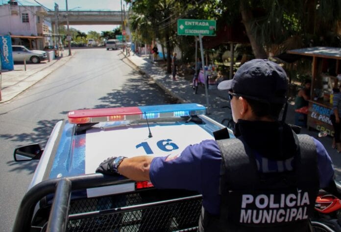 Fortalecen a funcionarios policiales de Puerto Morelos con nuevas patrullas