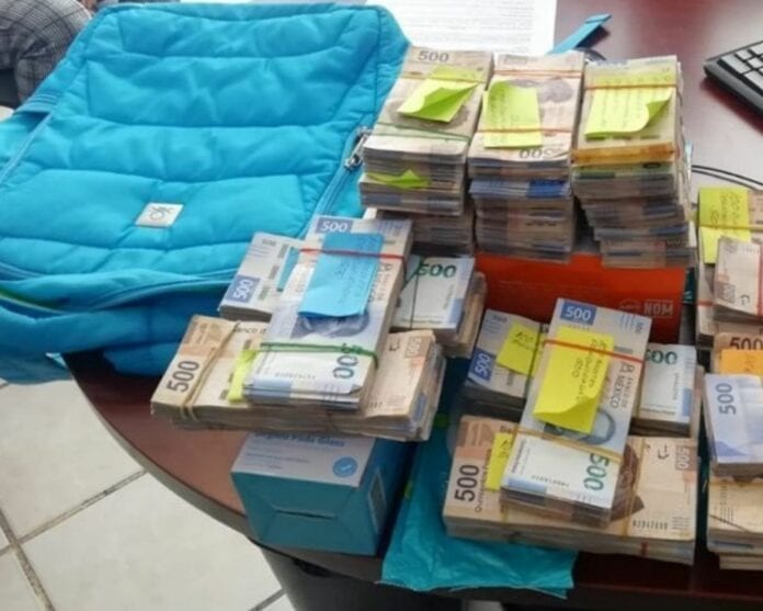 Asegura la Guardia Nacional más de 2mdp escondidos en empaques de toallitas de bebé