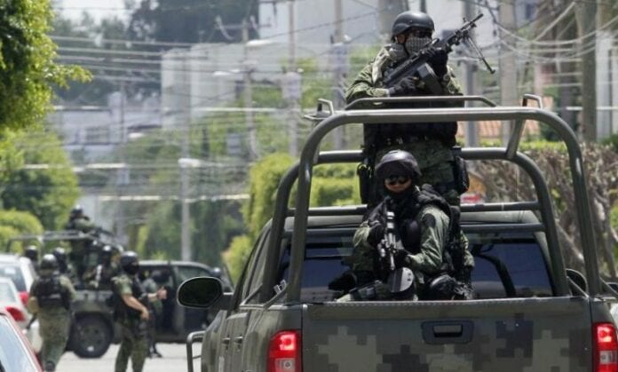 Tortura CJNG a madre y a sus dos hijos con ácido, ahora huyen a EU