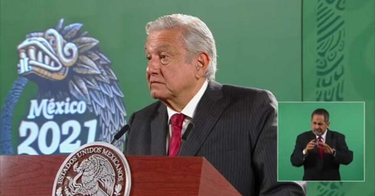 AMLO retomó la polémica sobre su sección para desmentir las supuestas fake news; dijo que los medios no tienen la verdad absoluta
