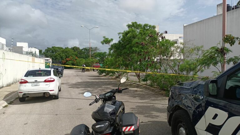 Esta mañana un sujeto disparó contra un empresario en Playa del Carmen; el tipo atacó a esta persona cuando salía de su casa