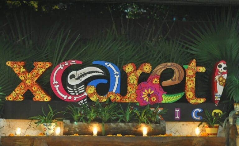 TARIFA DE ‘ESTUDIHAMBRE’: Recluta Xcaret a estudiantes para el Festival de Vida y Muerte sin paga