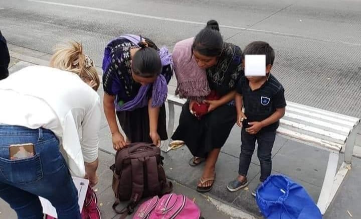 ¿Ganan más que tu? Esta cantidad de dinero se llevan las ‘Marías’ que piden en las esquinas