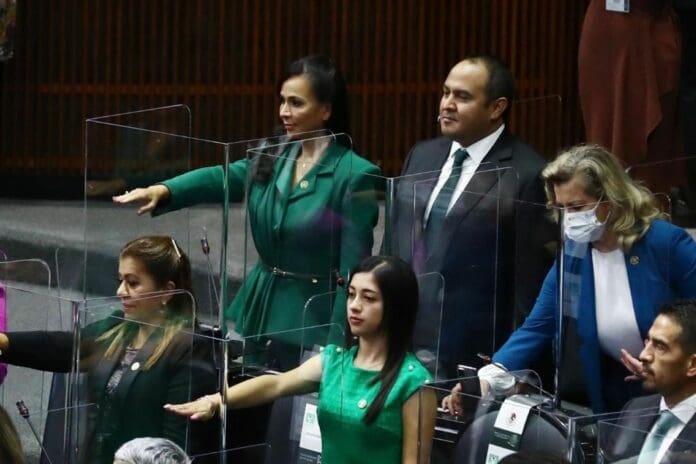 Ratifica Laura Fernández desde la Cámara de Diputados su compromiso con el turismo y con Quintana Roo