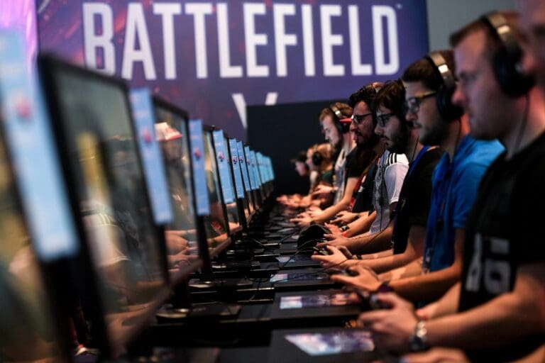 ¿Quieres hacer carrera en la industria de los videojuegos? Te decimos cuánto puedes ganar