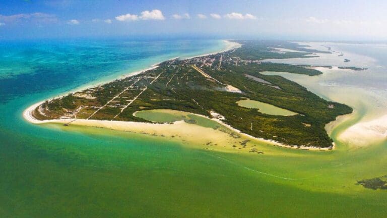 Holbox ya cuenta con agua potable y logra ocupación del 50%