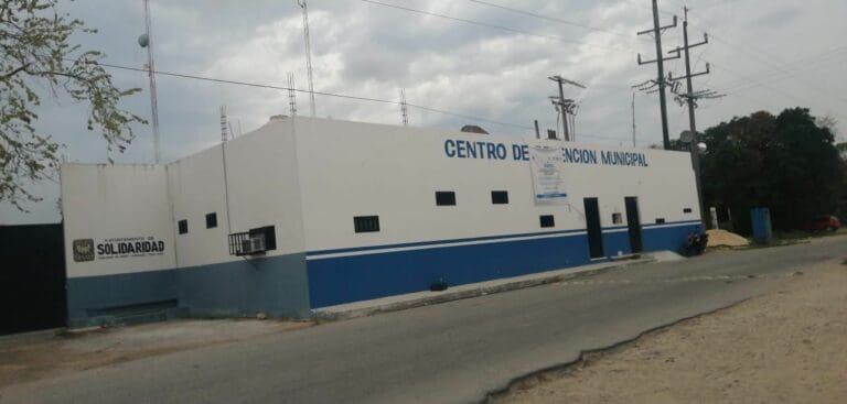 ¡ERAN CÓMPLICES! Dos custodias son procesadas por ayudar a un reo a fugarse de cárcel de Playa del Carmen