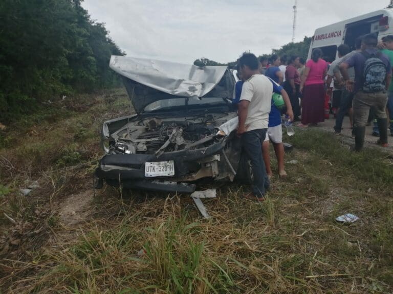 Accidente en tramo carretero de Felipe Carrillo Puerto deja 5 lesionados