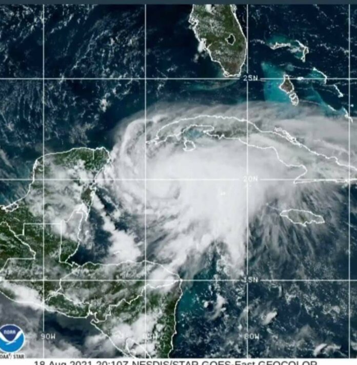 El huracán “Grace” de categoría 1 tocó tierra esta madrugada